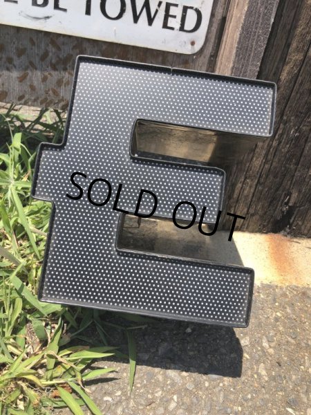 画像1: Vintage Advertising Store Display Letters Sign Dot “ E ” (M028)  (1)