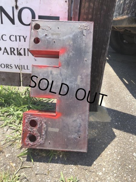 画像5: Vintage Advertising Store Display Letters Sign / Red “ BIG E ” (M045)  (5)