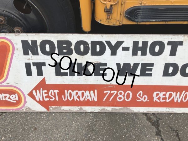 画像15: 【店舗引き取り限定】 Vintage Advertising Wienerschnitzel Hot Dogs Store Display Wooden Sign (M201)  (15)