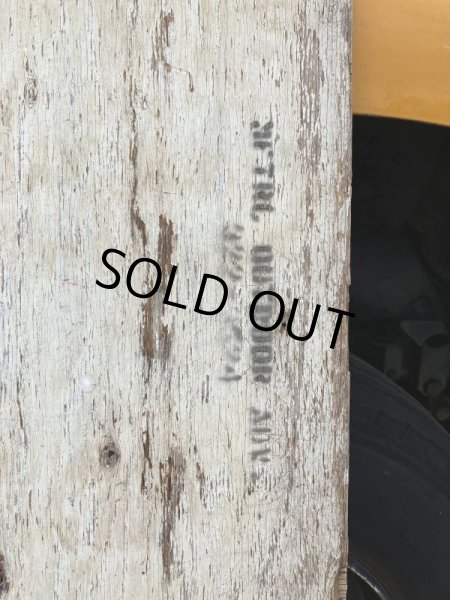 画像22: 【店舗引き取り限定】 Vintage Advertising Wienerschnitzel Hot Dogs Store Display Wooden Sign (M201)  (22)