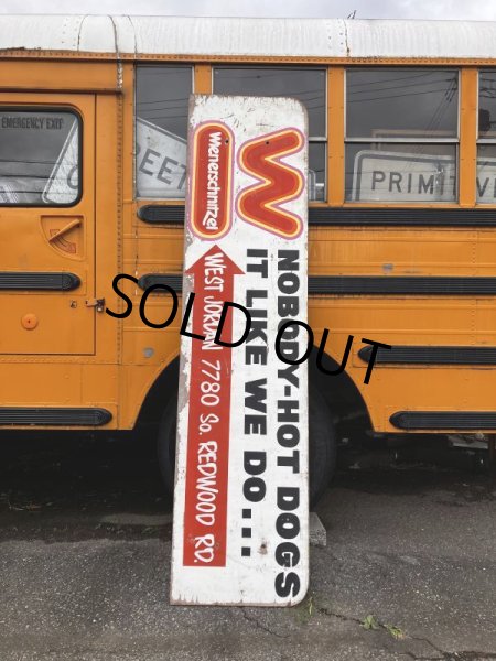 画像19: 【店舗引き取り限定】 Vintage Advertising Wienerschnitzel Hot Dogs Store Display Wooden Sign (M201)  (19)
