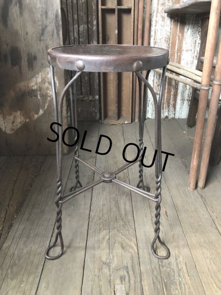 画像3: 1900s Antique ROYAL M.M CO CHICAGO Ice Cream Parlor Stool Twisted Iron Legs (M203)  (3)
