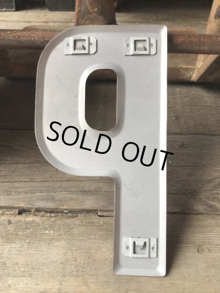 画像3: Vintage USA Original Movie Theatre Marquee Letter Signs “ P ”  (M238)  (3)