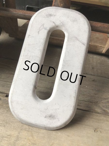 画像2: Vintage USA Original Movie Theatre Marquee Letter Signs “ O ”  (M241)  (2)