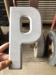 画像1: Vintage USA Original Movie Theatre Marquee Letter Signs “ P ”  (M238)  (1)