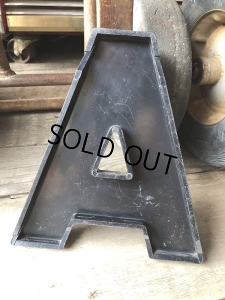 画像3: Vintage USA Original Movie Theatre Marquee Letter Signs “ A ”  (M245)  (3)