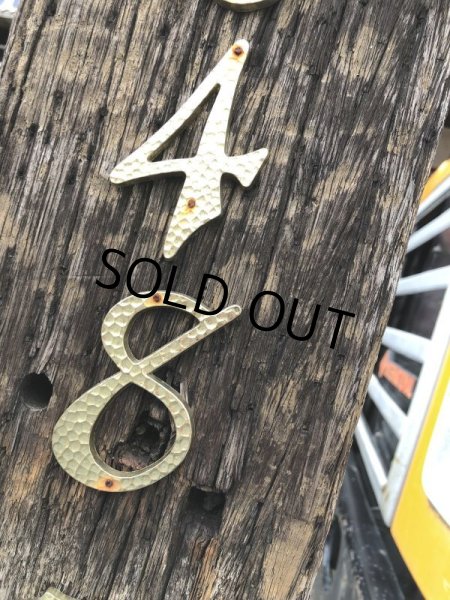 画像4: Vintage Hillman 3-Inch Colonial Hammersd Brass Plated House Number 7 (M208)  (4)