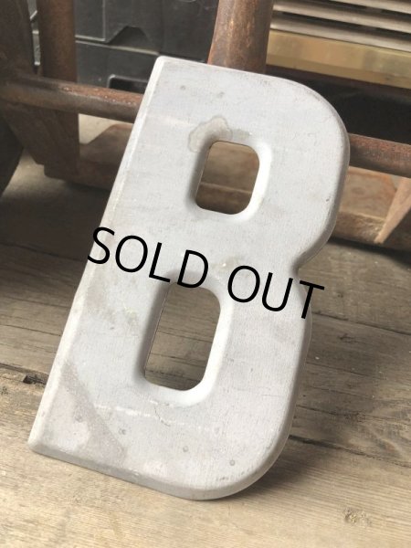 画像2: Vintage USA Original Movie Theatre Marquee Letter Signs “ B ”  (M233)  (2)