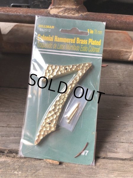 画像2: Vintage Hillman 3-Inch Colonial Hammersd Brass Plated House Number 7 (M208)  (2)