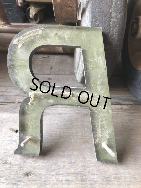 画像3: Vintage Advertising Store Display Letters Sign “ R ”  (M218)  (3)