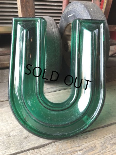 画像4: Vintage USA Original Movie Theatre Marquee Letter Signs “ U ”  (M255)  (4)