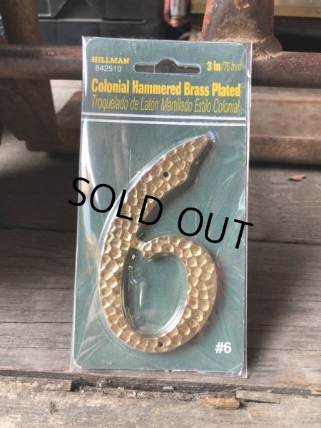 画像2: Vintage Hillman 3-Inch Colonial Hammersd Brass Plated House Number 6 (M209)  (2)