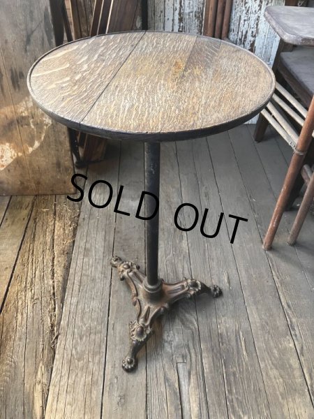 画像17: Antique 3 Legged Cast Iron Ornamental Pub Cafe Saloon Table (M288)  (17)