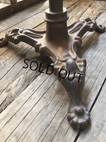 画像13: Antique 3 Legged Cast Iron Ornamental Pub Cafe Saloon Table (M288)  (13)