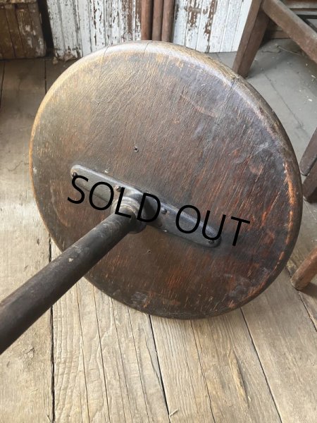 画像8: Antique 3 Legged Cast Iron Ornamental Pub Cafe Saloon Table (M288)  (8)