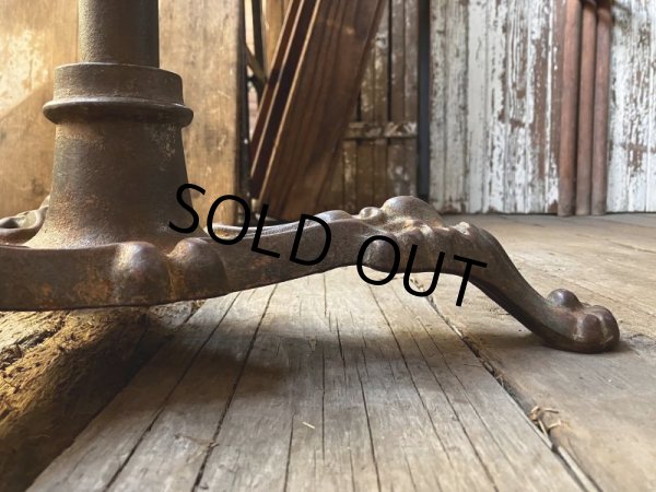 画像15: Antique 3 Legged Cast Iron Ornamental Pub Cafe Saloon Table (M288)  (15)