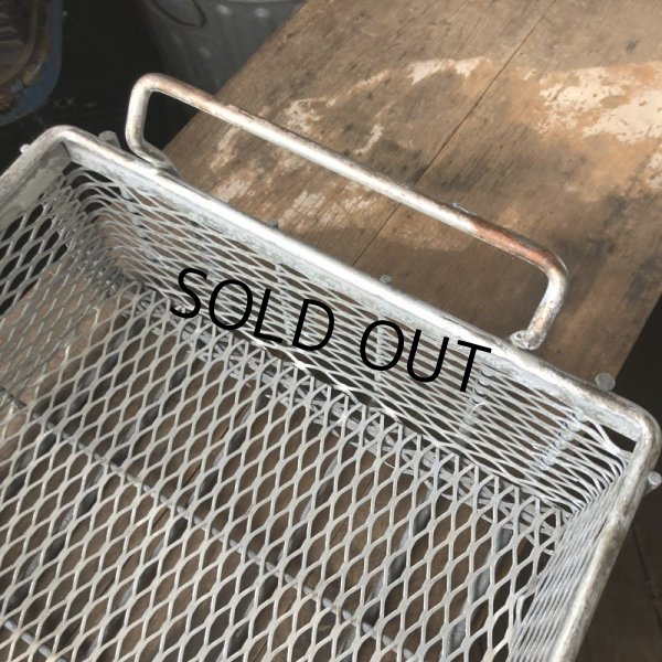 画像8: Vintage Industrial 2 Handles Metal Wire Mesh Basket (M440) (8)