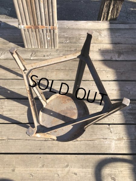 画像8: Vintage Industrial Iron Stool (M460) (8)