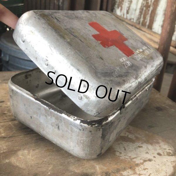 画像4: Vintage Hungary ll.SZ.MENTODOBOZ Red Cross First Aid Box (M464) (4)
