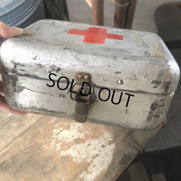 画像2: Vintage Hungary ll.SZ.MENTODOBOZ Red Cross First Aid Box (M464) (2)