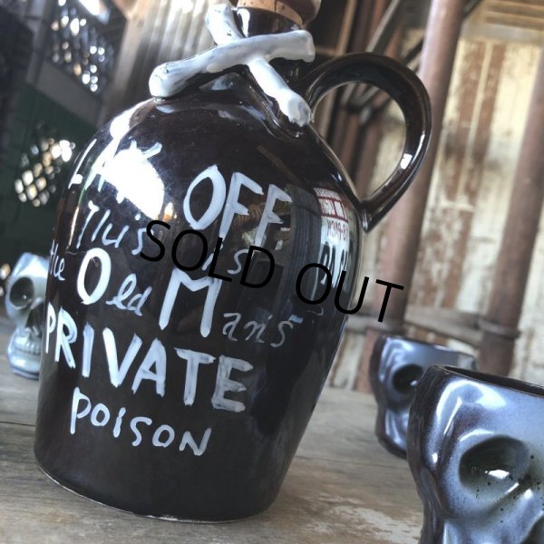 画像7: 50s Vintage SKULL " LAY OFF " Poison Decanter Bottle w/Shot Glass (B619) (7)