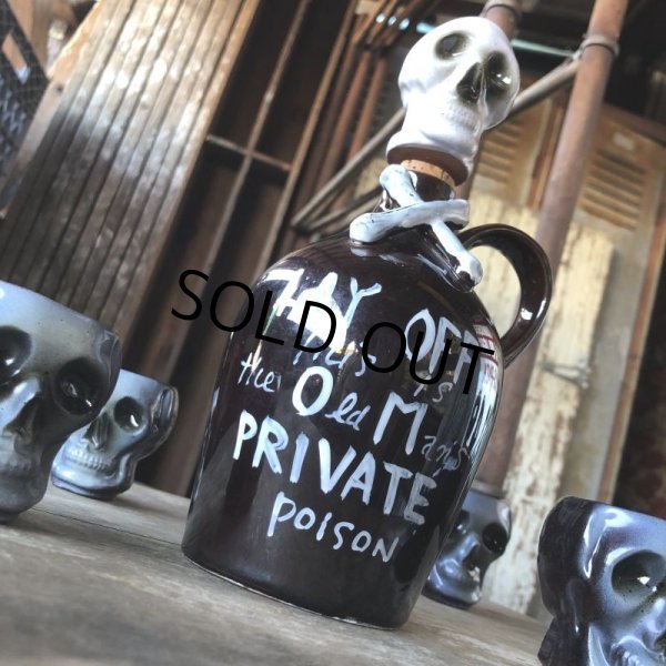 画像8: 50s Vintage SKULL " LAY OFF " Poison Decanter Bottle w/Shot Glass (B619) (8)