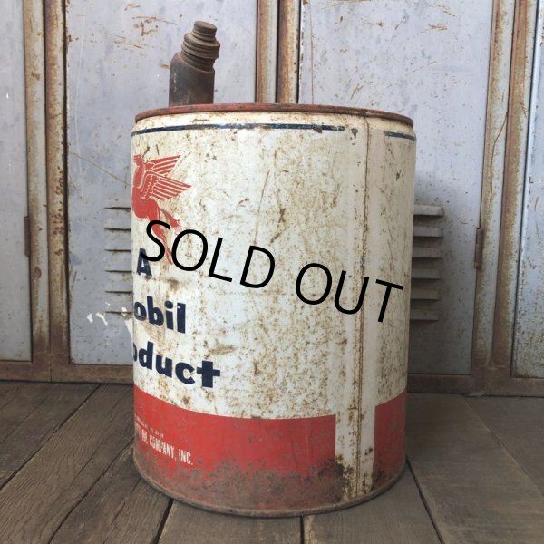 画像2: Vintage Mobil 5GL Motor Gas/Oil Can (M684)  (2)