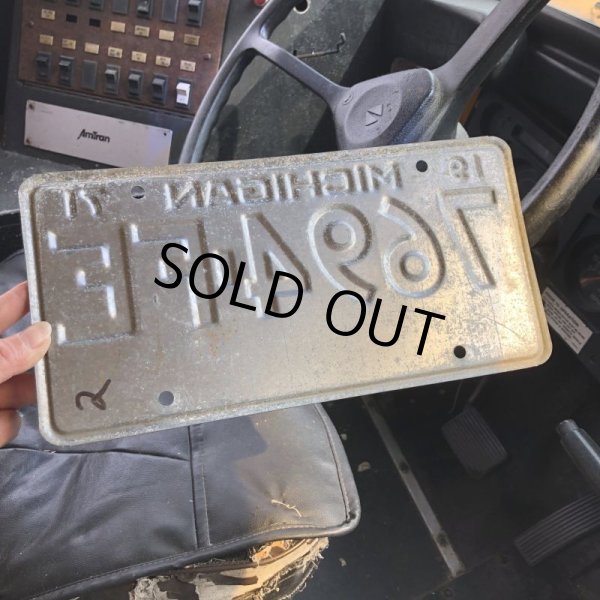 画像3: 70s Vintage American License Number Plate / MICHIGAN 7694 (M715) (3)