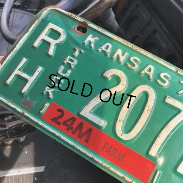 画像2: 70s Vintage American License Number Plate / KANSAS 2072 (M717) (2)