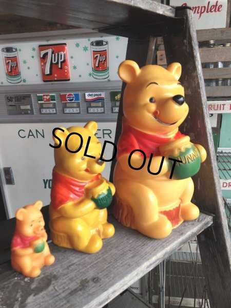 画像9: 70s Vintage Disney  Winnie the Pooh Plastic Coin Bank Doll (M873) (9)