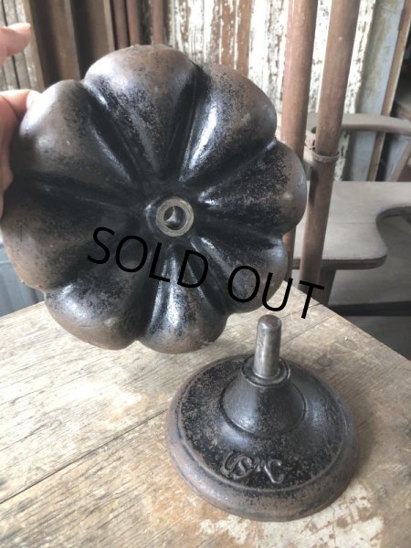 画像3: Vintage USMC Cast Iron Nail Cup (M845) (3)