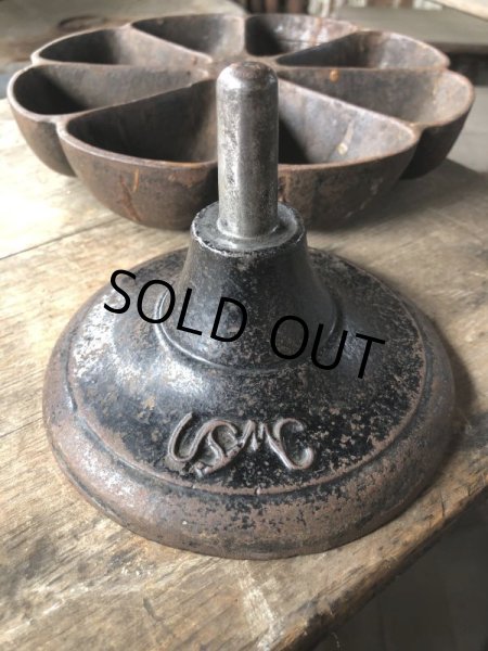 画像2: Vintage USMC Cast Iron Nail Cup (M845) (2)