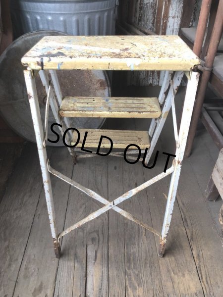 画像7: Vintage Industrial Metal Folding Ladder Step Stool (M861) (7)