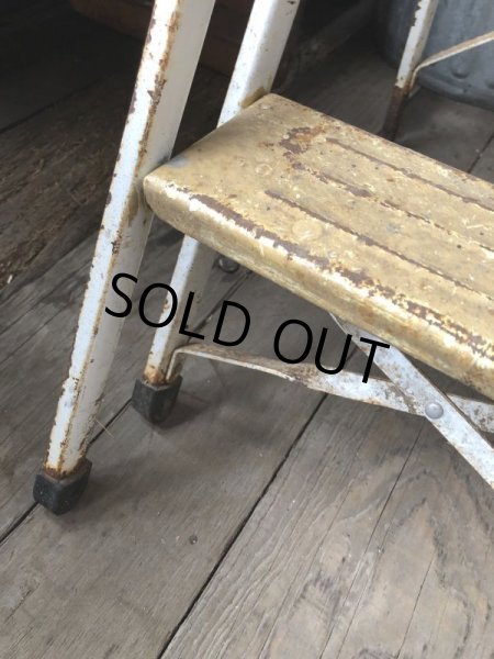 画像11: Vintage Industrial Metal Folding Ladder Step Stool (M861) (11)