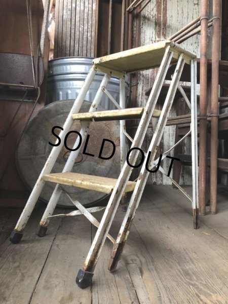 画像9: Vintage Industrial Metal Folding Ladder Step Stool (M861) (9)