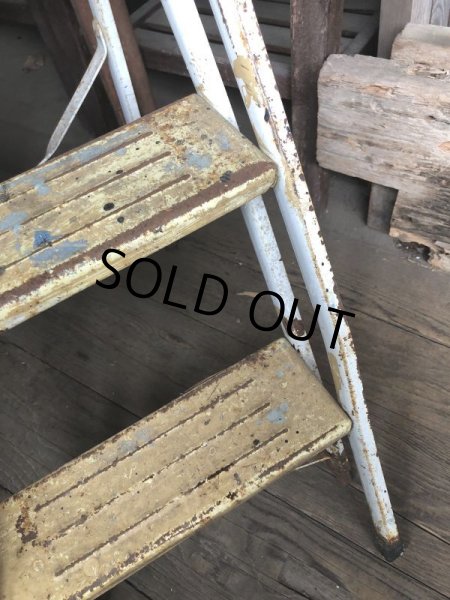 画像12: Vintage Industrial Metal Folding Ladder Step Stool (M861) (12)
