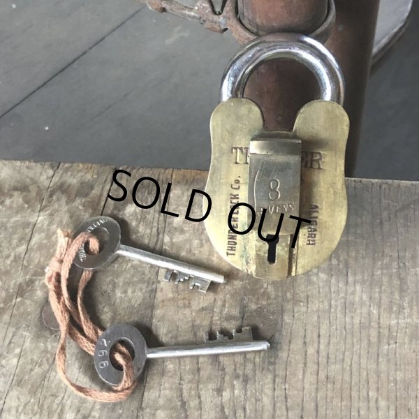 画像2: Antique Brass Handcrafted Solid THUNDER Brand 8 Levers Padlock (B873) (2)
