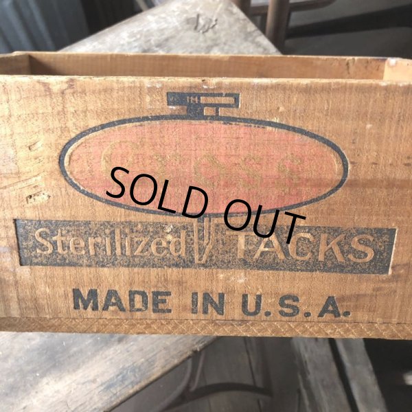 画像4: Vintage Wood Box Cross Sterilized Tacks (M876) (4)