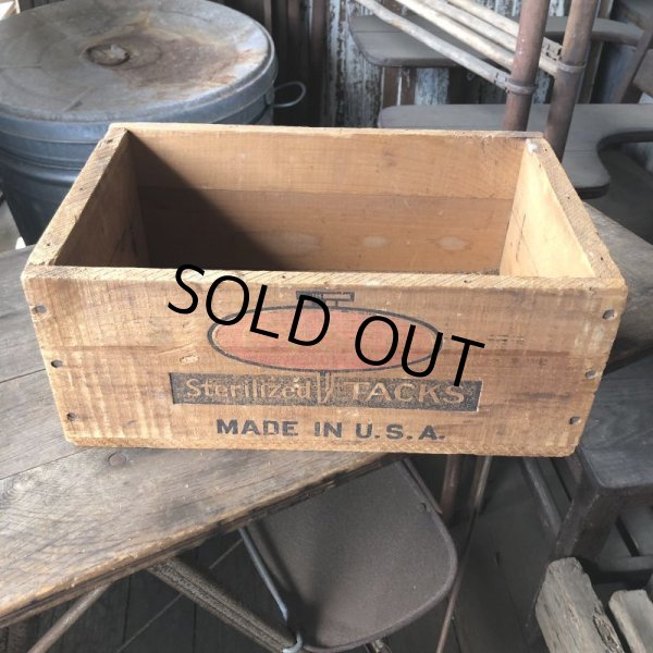 画像2: Vintage Wood Box Cross Sterilized Tacks (M876) (2)