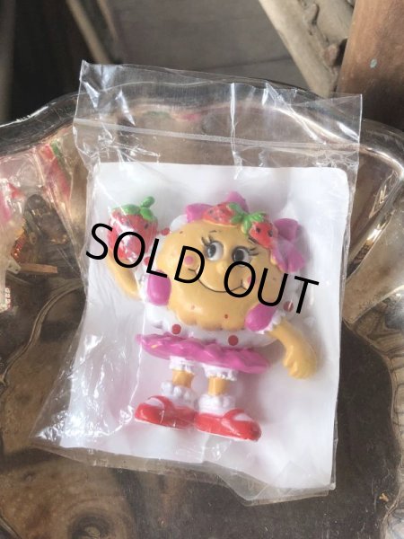 画像5: Vintage IHOP Pancake Kids Meal Toy Susie Strawberry PVC MIP (M971) (5)