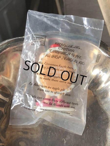 画像2: Vintage IHOP Pancake Kids Meal Toy Cynthia Cinnamon Apple PVC MIP (M972) (2)