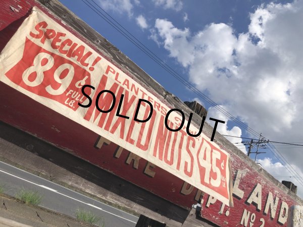 画像2: Vintage Advertising Planters Peanuts Store Display Cloth Banner Sign (M998)  (2)