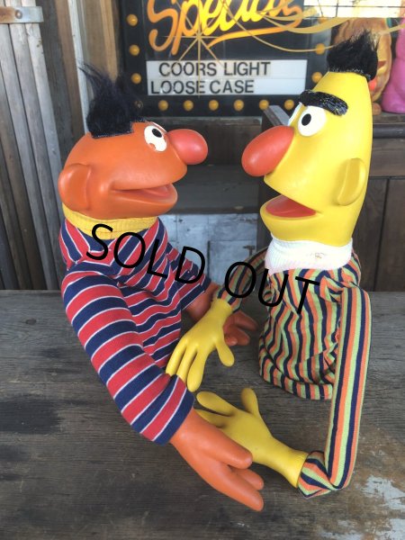 画像2: 70s Vintage Sesame Street Ernie and Bart Hand Puppet Set (R001)  (2)