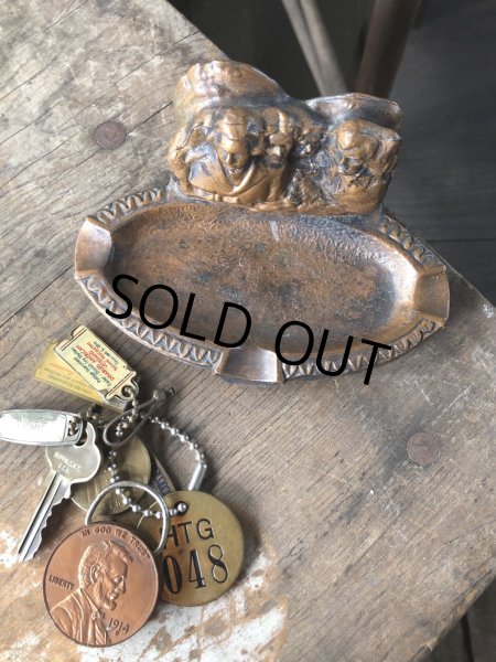 画像2: Vintage Souvenir Metal Tray Ashtray Mount Rushmore (R038) (2)