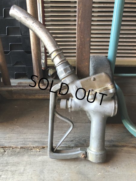 画像11: Vintage Service Station Gas Pump Handle Nozzle (R059)  (11)