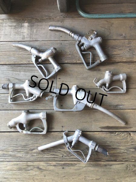画像17: Vintage Service Station Gas Pump Handle Nozzle (R059)  (17)