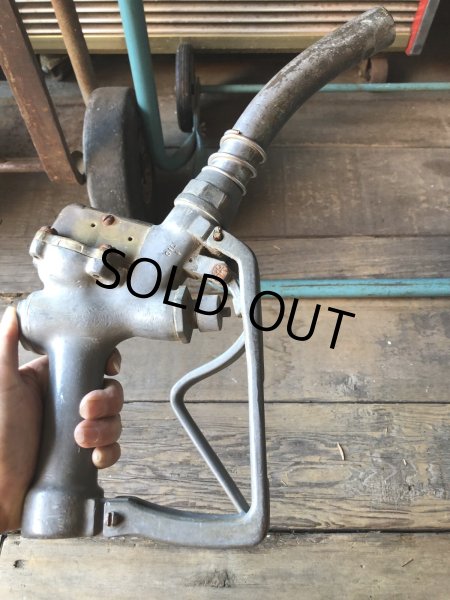 画像1: Vintage Service Station Gas Pump Handle Nozzle (R059)  (1)