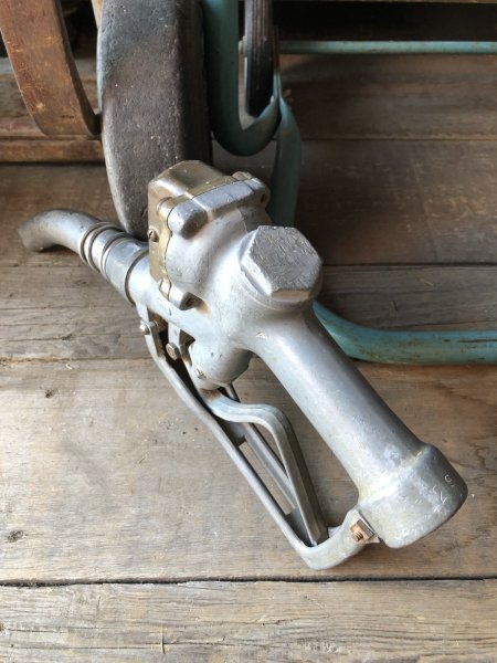 画像6: Vintage Service Station Gas Pump Handle Nozzle (R059)  (6)