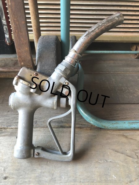 画像16: Vintage Service Station Gas Pump Handle Nozzle (R059)  (16)