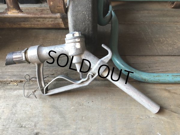 画像6: Vintage Service Station Gas Pump Handle Nozzle (R060)  (6)